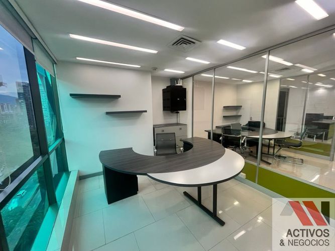 Oficina en arriendo en El Castillo, Medellín, 75 m² · foto 9 de 12