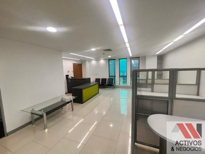 Oficina en arriendo en El Castillo, Medellín, 75 m² · foto 11 de 12
