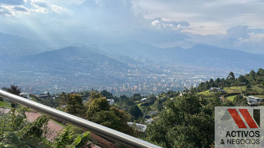 Casa de 4 alcobas en arriendo en Zona Centro, Envigado, 500 m² · foto 4 de 22
