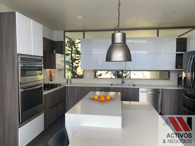 Casa de 4 alcobas en arriendo en Zona Centro, Envigado, 500 m² · foto 11 de 22