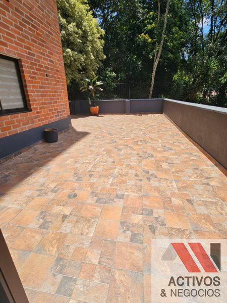 Apartamento de 4 alcobas en venta en El Poblado, Medellín, 210 m² · foto 7 de 17