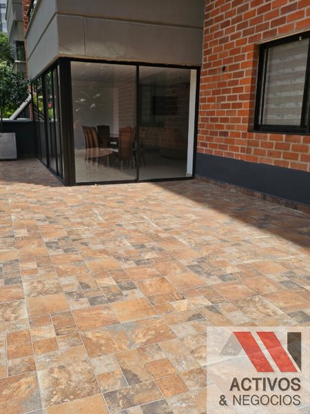 Apartamento de 4 alcobas en venta en El Poblado, Medellín, 210 m² · foto 14 de 17
