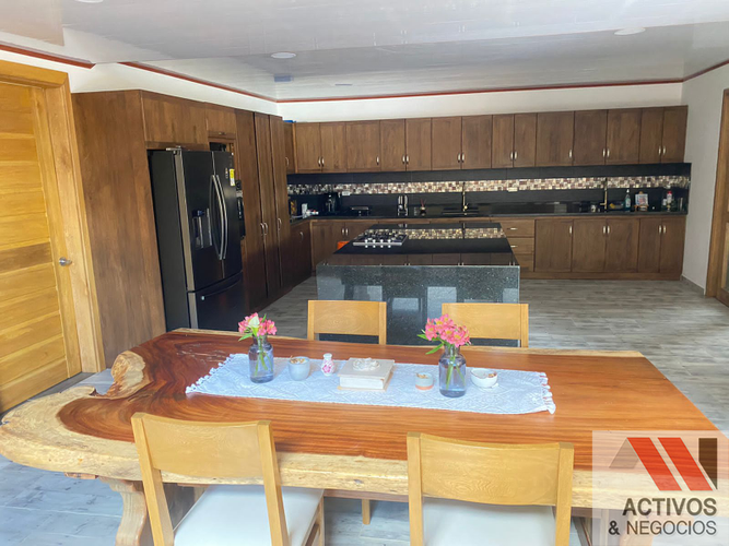 Casa de 5 alcobas en arriendo en San Antonio De Pereira, Rionegro, 2000 m² · foto 4 de 21