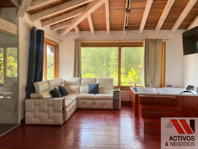 Casa de 5 alcobas en arriendo en San Antonio De Pereira, Rionegro, 2000 m² · foto 9 de 21