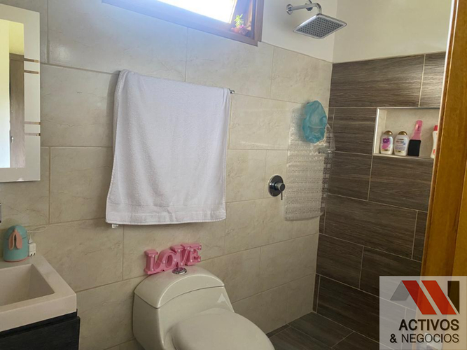Casa de 5 alcobas en arriendo en San Antonio De Pereira, Rionegro, 2000 m² · foto 13 de 21