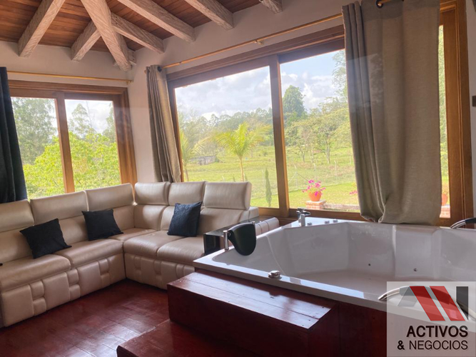 Casa de 5 alcobas en arriendo en San Antonio De Pereira, Rionegro, 2000 m² · foto 21 de 21