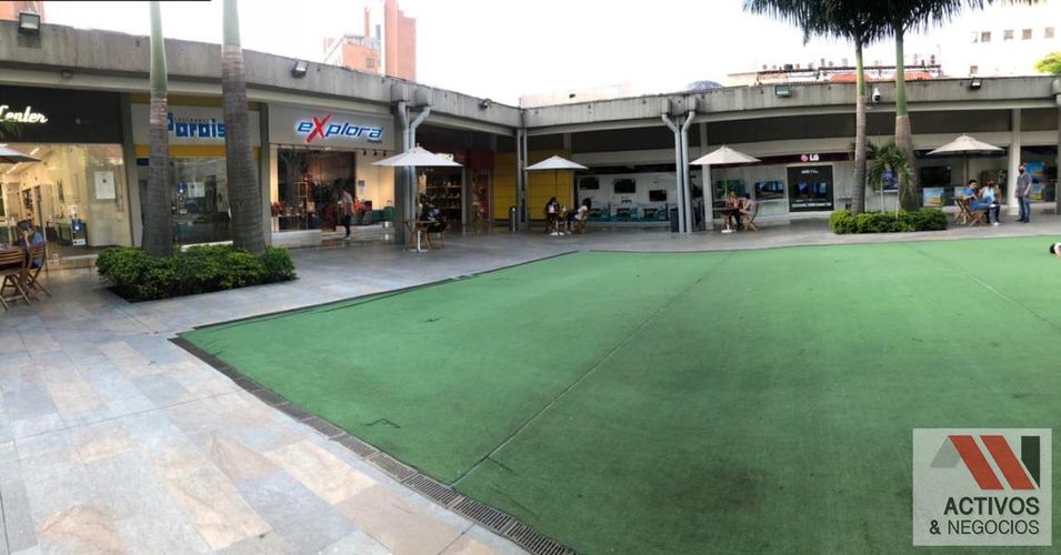 Local en venta en El Poblado, Medellín, 84 m² · foto 4 de 5