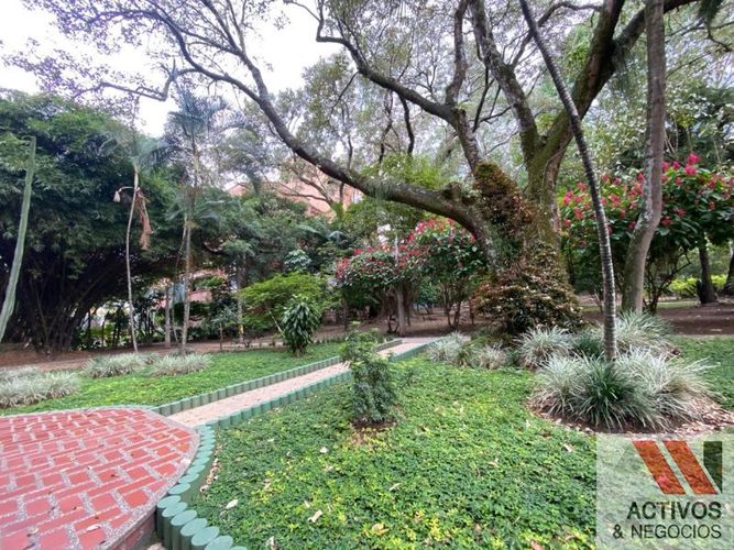 Apartamento de 4 alcobas en venta en Conquistadores, Medellín, 185 m² · foto 5 de 24