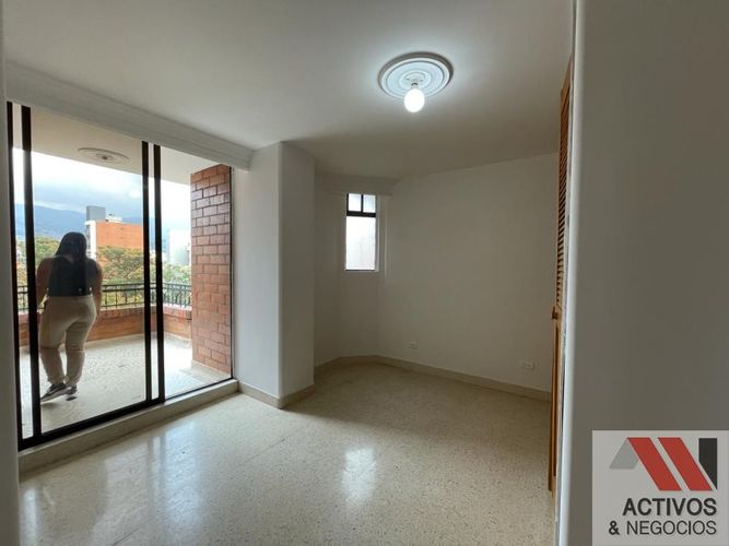 Apartamento de 4 alcobas en venta en Conquistadores, Medellín, 185 m² · foto 23 de 24