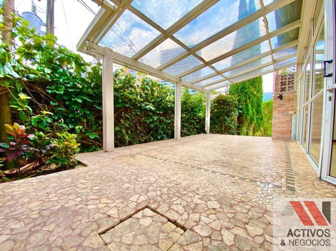 Casa de 4 alcobas en venta en Altos Del Poblado, Medellín, 240 m² · foto 6 de 22
