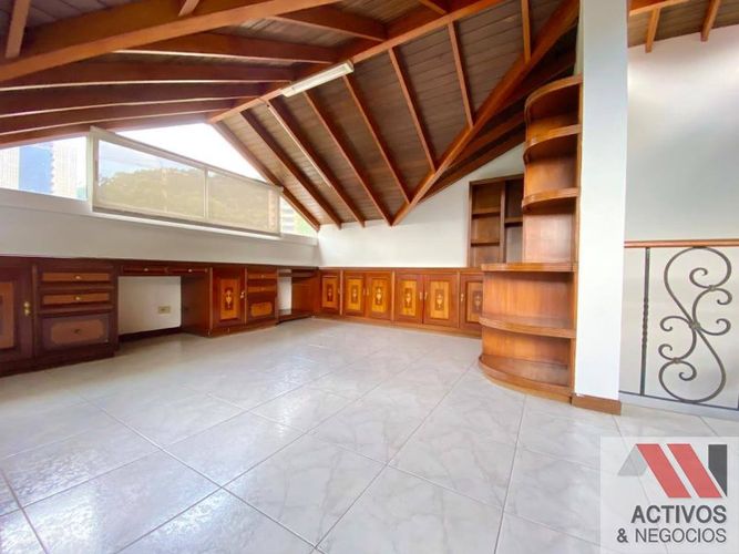 Casa de 4 alcobas en venta en Altos Del Poblado, Medellín, 240 m² · foto 7 de 22