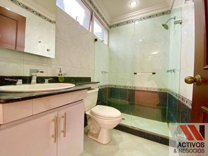 Casa de 4 alcobas en venta en Altos Del Poblado, Medellín, 240 m² · foto 10 de 22