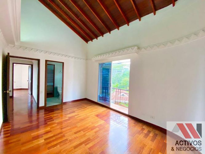 Casa de 4 alcobas en venta en Altos Del Poblado, Medellín, 240 m² · foto 11 de 22