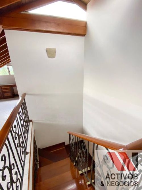 Casa de 4 alcobas en venta en Altos Del Poblado, Medellín, 240 m² · foto 13 de 22