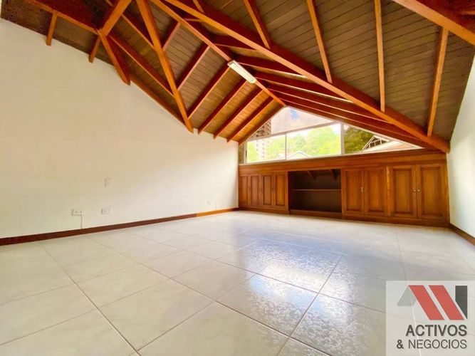 Casa de 4 alcobas en venta en Altos Del Poblado, Medellín, 240 m² · foto 15 de 22