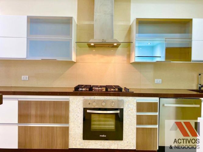 Casa de 4 alcobas en venta en Altos Del Poblado, Medellín, 240 m² · foto 16 de 22