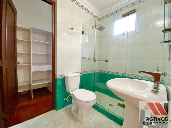 Casa de 4 alcobas en venta en Altos Del Poblado, Medellín, 240 m² · foto 18 de 22