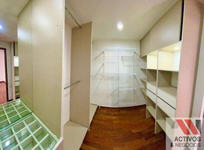 Casa de 4 alcobas en venta en Altos Del Poblado, Medellín, 240 m² · foto 20 de 22