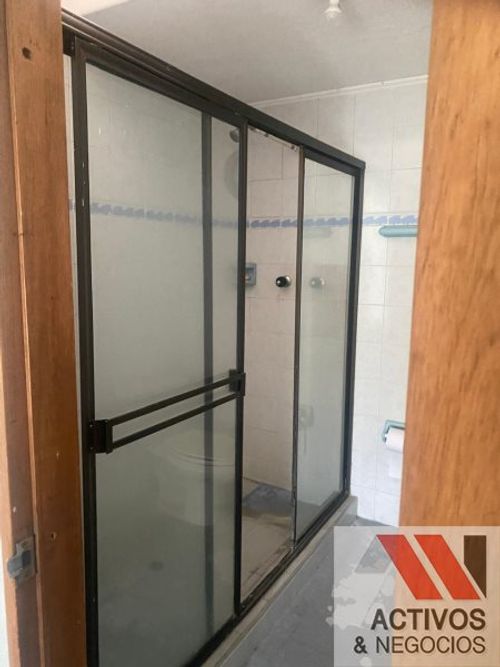 Apartamento de 3 alcobas en venta en Estacion Villa, Medellín, 172 m² · foto 18 de 24