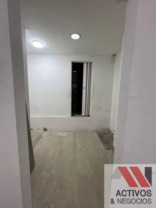 Local en arriendo en San Diego, Medellín, 37 m² · foto 7 de 10