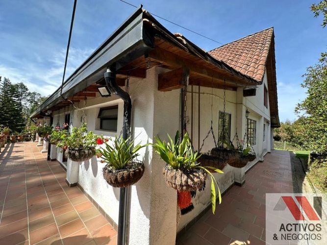 Finca en venta en Santa Elena, Medellín, 7853 m² · foto 5 de 18