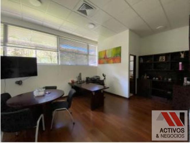 Oficina en arriendo en Villa Carlota, Medellín, 335 m² · foto 4 de 7