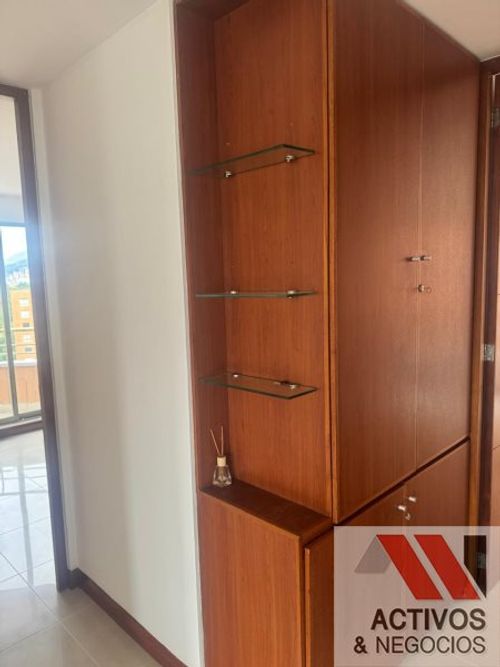Apartamento de 3 alcobas en arriendo en El Diamante No. 2, Medellín, 136 m² · foto 4 de 13
