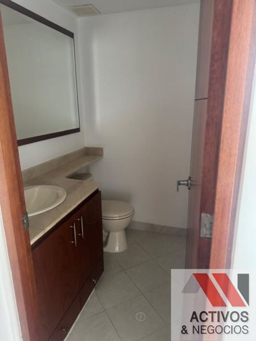 Apartamento de 3 alcobas en arriendo en El Diamante No. 2, Medellín, 136 m² · foto 6 de 13