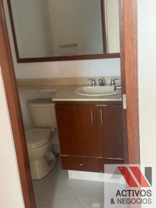 Apartamento de 3 alcobas en arriendo en El Diamante No. 2, Medellín, 136 m² · foto 9 de 13