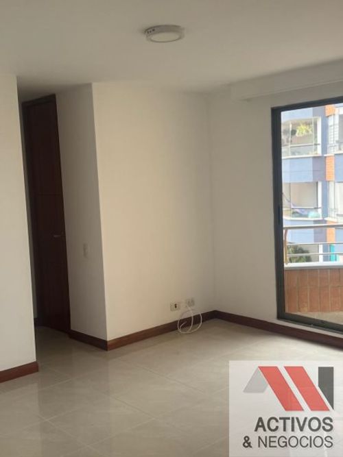 Apartamento de 3 alcobas en arriendo en El Diamante No. 2, Medellín, 136 m² · foto 10 de 13