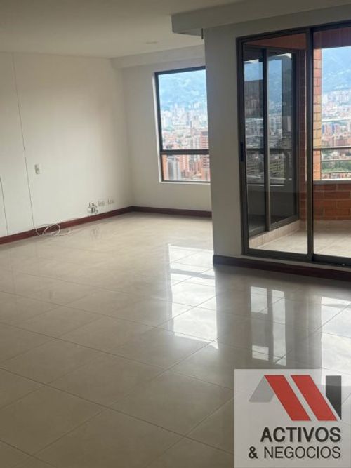 Apartamento de 3 alcobas en arriendo en El Diamante No. 2, Medellín, 136 m² · foto 12 de 13