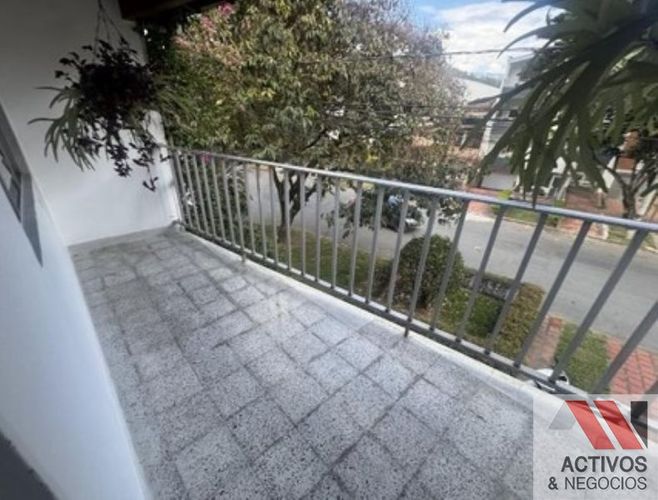 Casa de 4 alcobas en venta en Los Colores, Medellín, 238 m² · foto 14 de 24