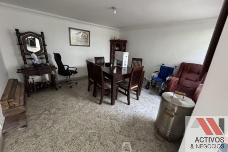 Casa de 4 alcobas en venta en Los Colores, Medellín, 238 m² · foto 18 de 24