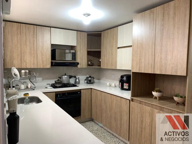 Casa de 4 alcobas en venta en Los Colores, Medellín, 238 m² · foto 20 de 24