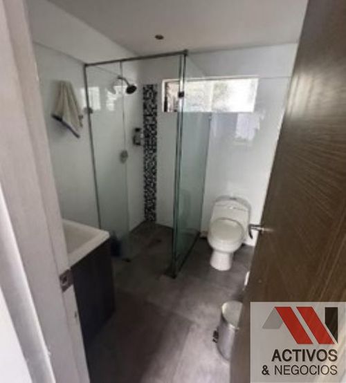 Casa de 4 alcobas en venta en Los Colores, Medellín, 238 m² · foto 22 de 24