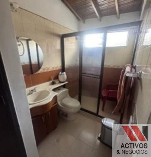 Casa de 4 alcobas en venta en Los Colores, Medellín, 238 m² · foto 23 de 24