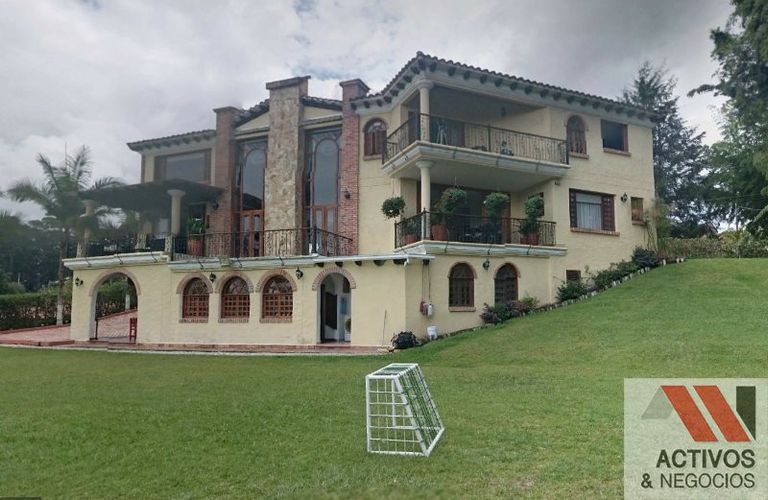Casa de 7 alcobas en venta en Chipre, Rionegro · foto 2 de 21