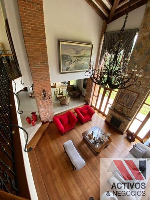 Casa de 7 alcobas en venta en Chipre, Rionegro · foto 10 de 21