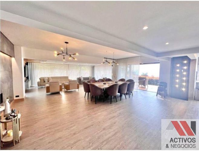 Casa de 4 alcobas en venta en El Poblado, Envigado, 600 m² · foto 12 de 24