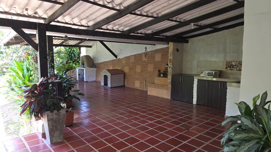 Casa de 4 alcobas en venta en Potrerito, Jamundí, 264 m² · foto 8 de 17