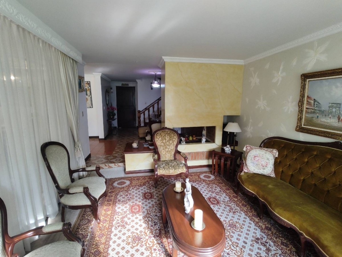 Casa en venta en Calleja Baja, Bogotá · foto 3 de 24