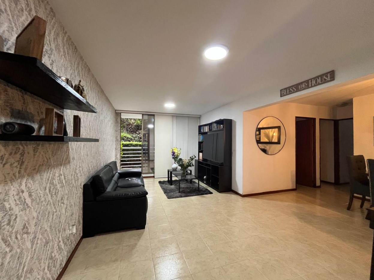 Apartamento en venta en El Poblado, Medellín · foto 2 de 16