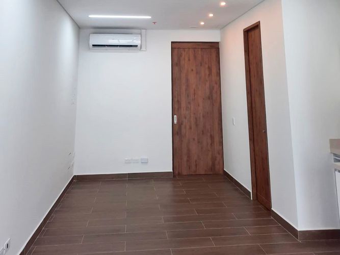 Oficina en arriendo en El Poblado, Medellín, 33 m² · foto 6 de 7