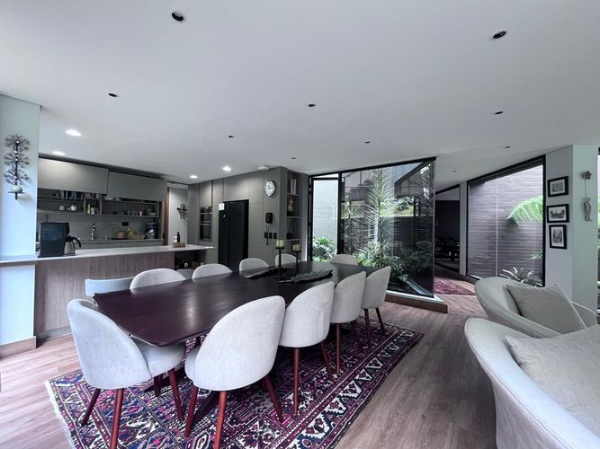 Casa de 4 alcobas en venta en Carrizales, Envigado, 361 m² · foto 3 de 19