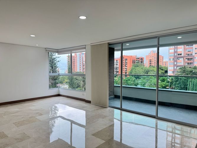Apartamento de 3 alcobas en arriendo en El Poblado, Medellín, 125 m² · foto 2 de 19