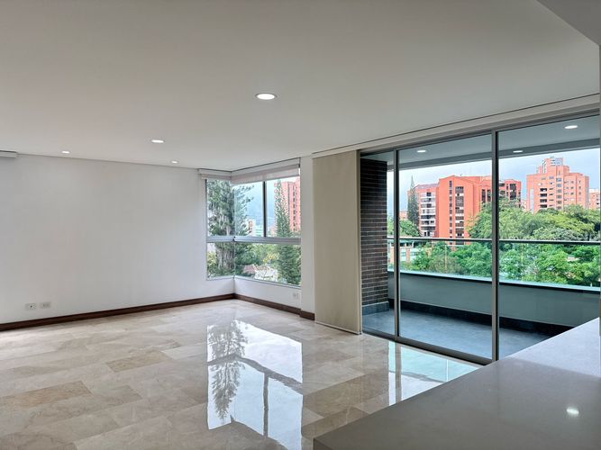 Apartamento de 3 alcobas en arriendo en El Poblado, Medellín, 125 m² · foto 3 de 19