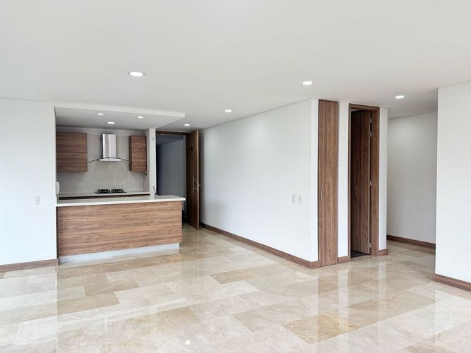Apartamento de 3 alcobas en arriendo en El Poblado, Medellín, 125 m² · foto 5 de 19