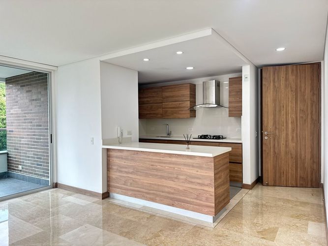 Apartamento de 3 alcobas en arriendo en El Poblado, Medellín, 125 m² · foto 7 de 19