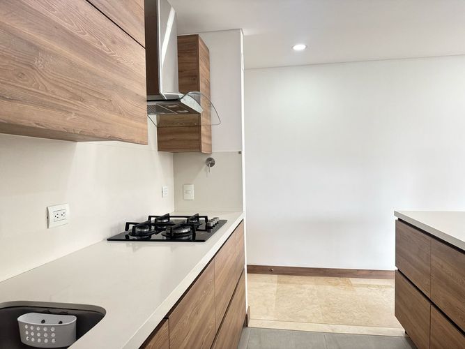 Apartamento de 3 alcobas en arriendo en El Poblado, Medellín, 125 m² · foto 8 de 19