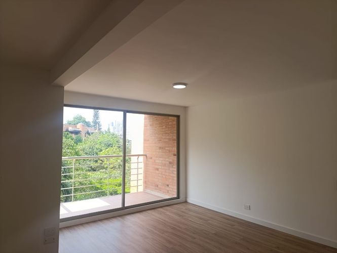 Apartamento de 2 alcobas en arriendo en El Poblado, Medellín, 94 m² · foto 4 de 16